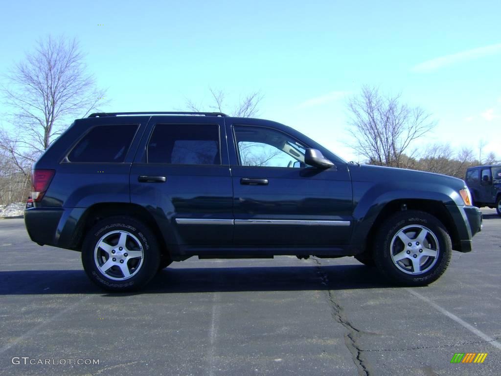 2005 Grand Cherokee Laredo 4x4 - Deep Beryl Green Pearl / Dark Khaki/Light Graystone photo #8
