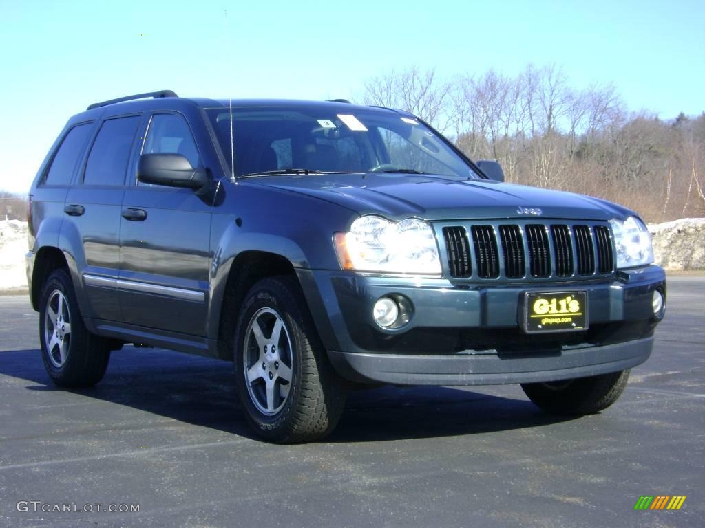 2005 Grand Cherokee Laredo 4x4 - Deep Beryl Green Pearl / Dark Khaki/Light Graystone photo #9