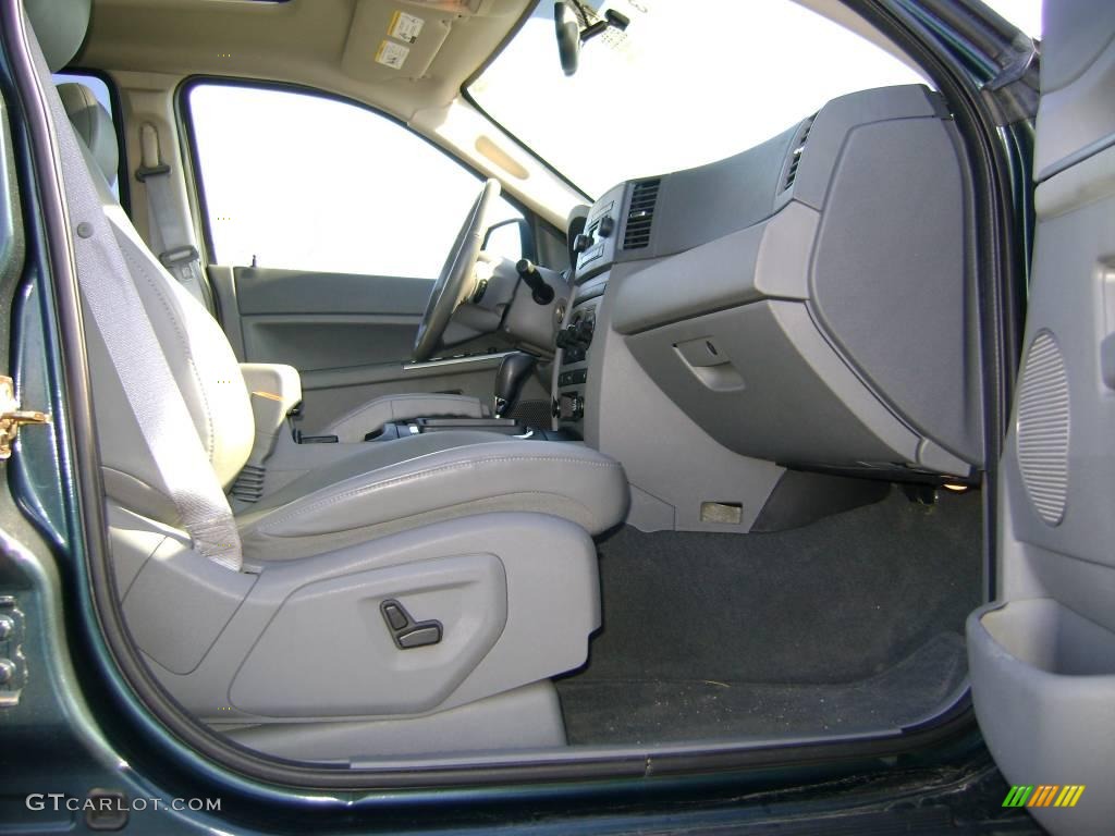 2005 Grand Cherokee Laredo 4x4 - Deep Beryl Green Pearl / Dark Khaki/Light Graystone photo #11