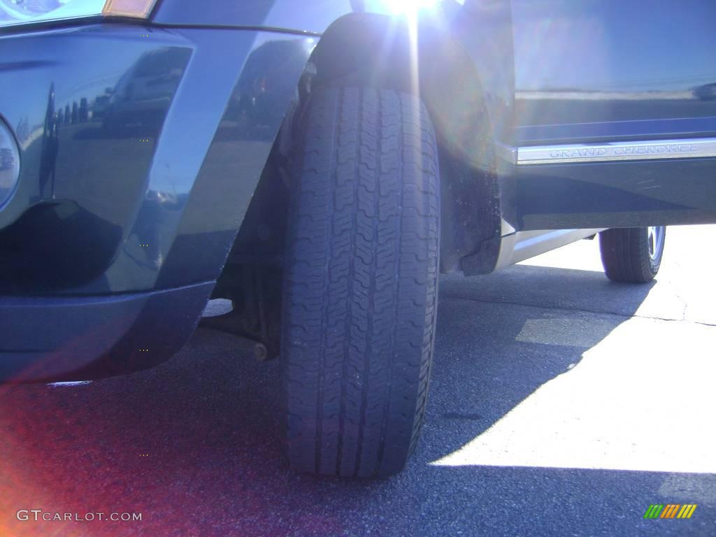 2005 Grand Cherokee Laredo 4x4 - Deep Beryl Green Pearl / Dark Khaki/Light Graystone photo #17