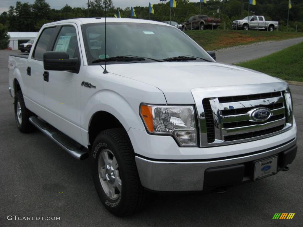2010 F150 XLT SuperCrew 4x4 - Oxford White / Medium Stone photo #4