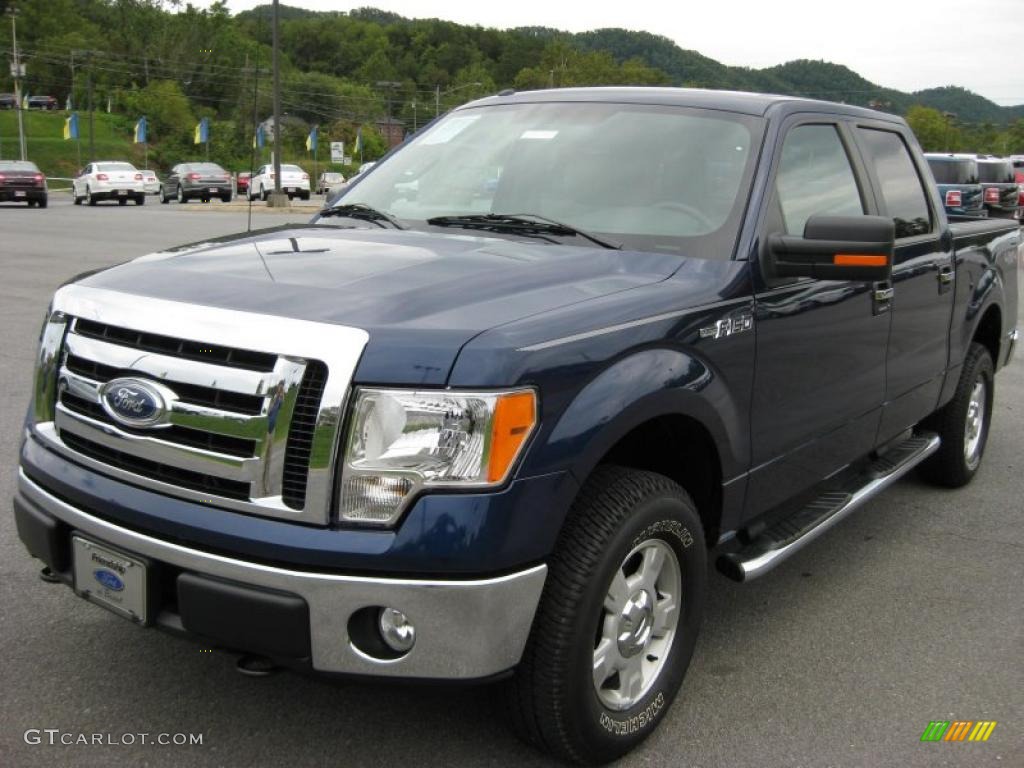 2010 F150 XLT SuperCrew 4x4 - Dark Blue Pearl Metallic / Medium Stone photo #2