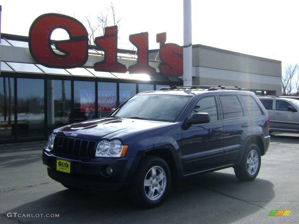2005 Grand Cherokee Laredo 4x4 - Midnight Blue Pearl / Medium Slate Gray photo #1