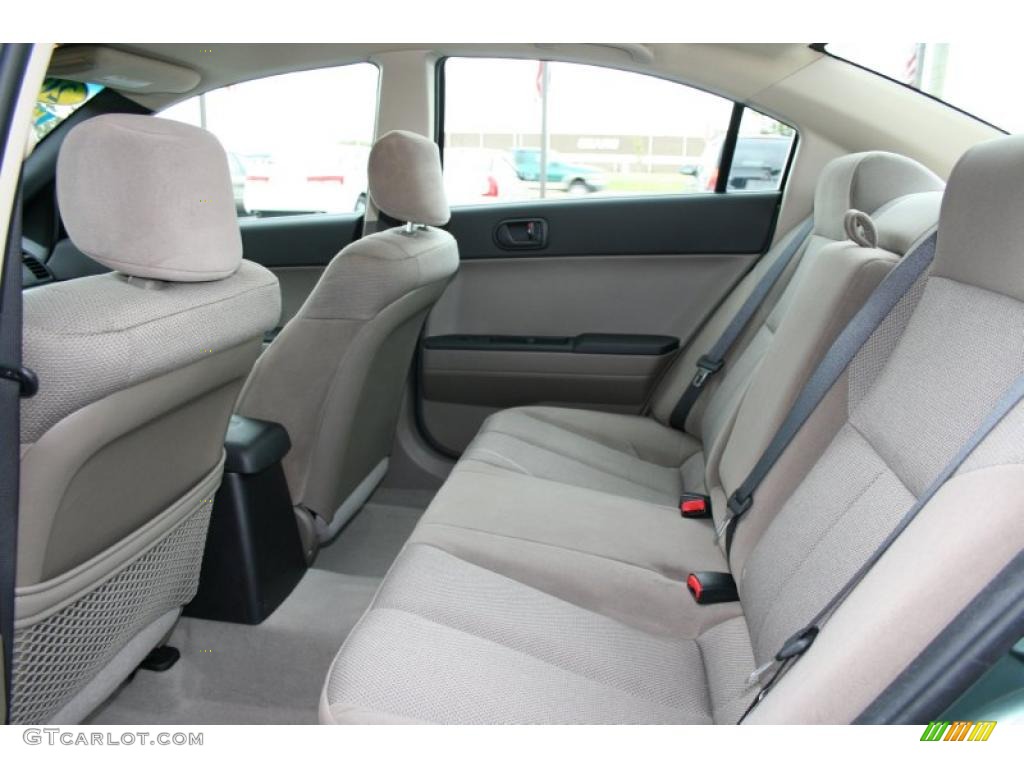 2004 Galant ES - Machine Green Metallic / Creme photo #13