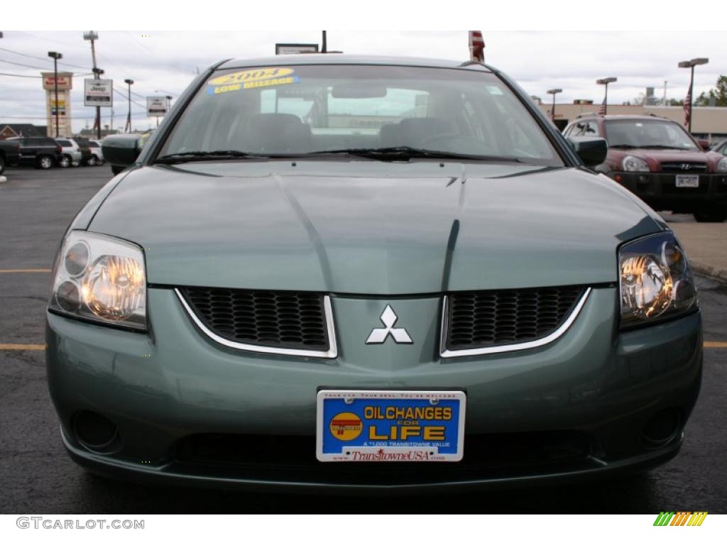 2004 Galant ES - Machine Green Metallic / Creme photo #17