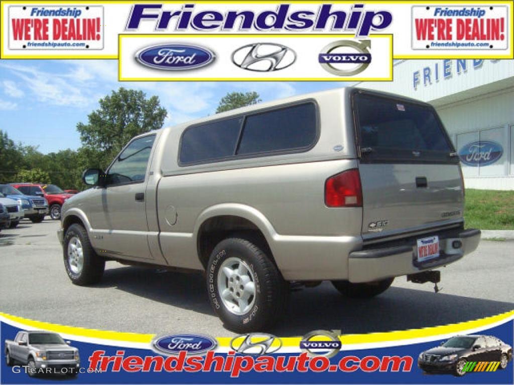 2000 S10 LS Regular Cab 4x4 - Sunset Gold Metallic / Graphite photo #3