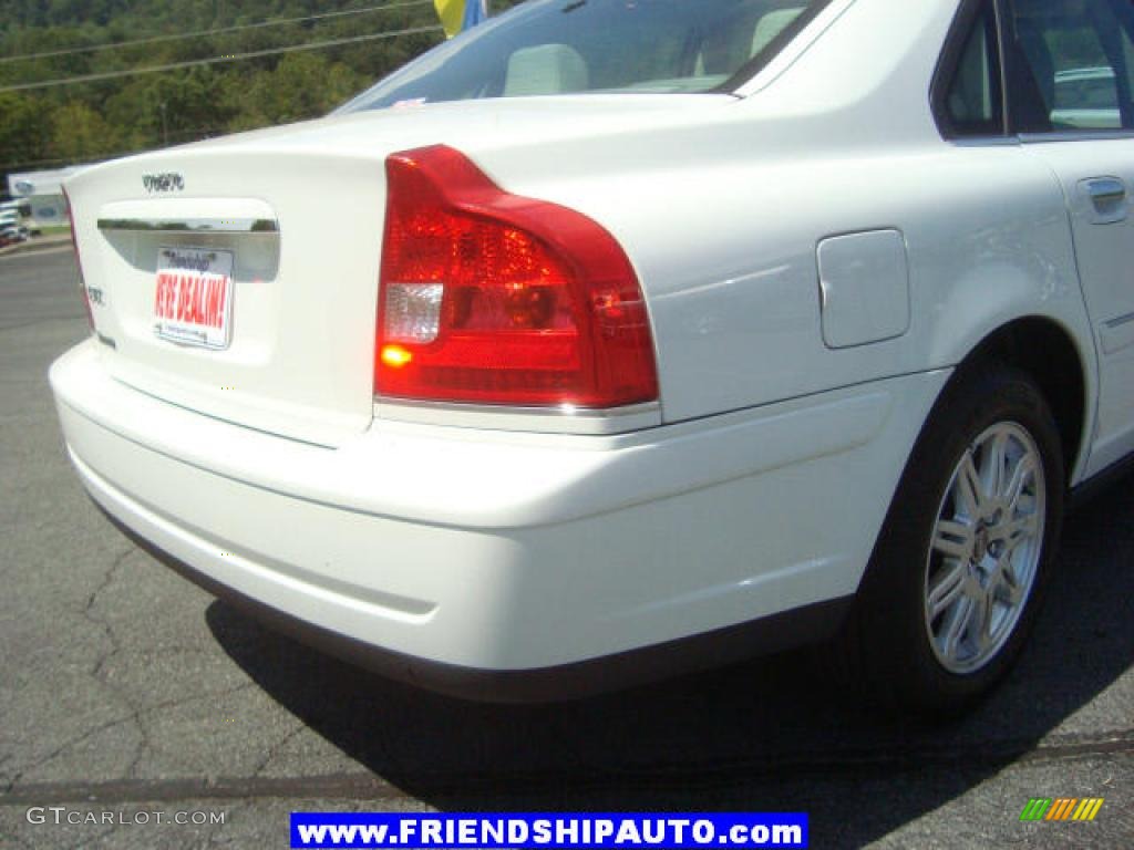 2005 S80 2.5T - Ice White / Light Taupe photo #12