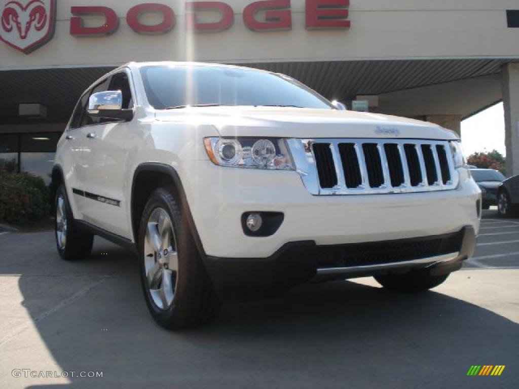 2011 Grand Cherokee Limited 4x4 - Stone White / Black photo #1