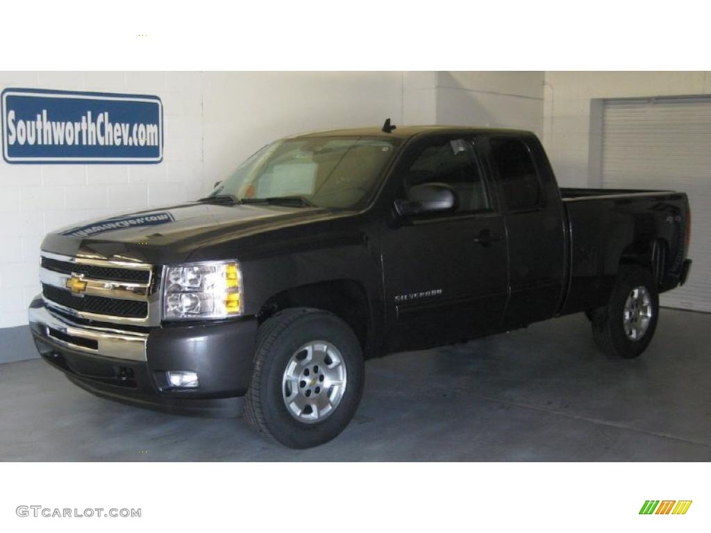 Taupe Gray Metallic Chevrolet Silverado 1500