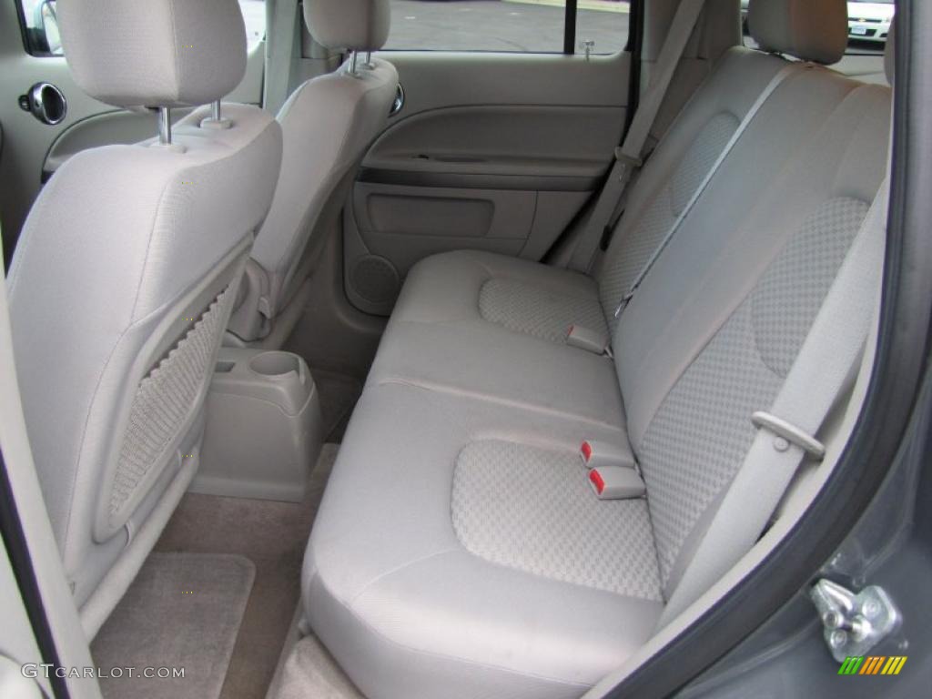 2009 HHR LS - Dark Gray Metallic / Gray photo #5