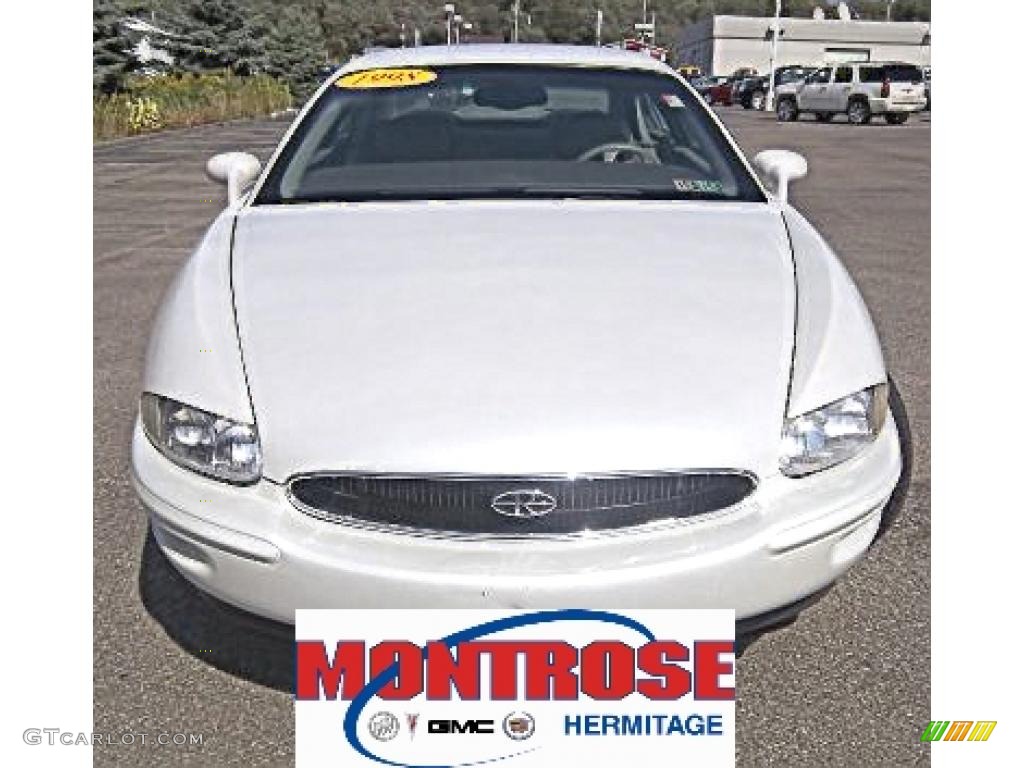 1998 Riviera Supercharged Coupe - Bright White / Taupe photo #2