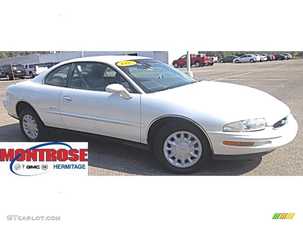 1998 Riviera Supercharged Coupe - Bright White / Taupe photo #4