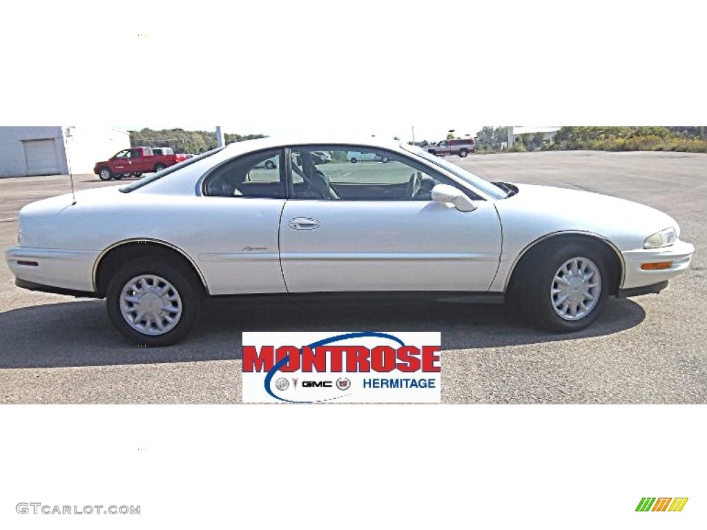 1998 Riviera Supercharged Coupe - Bright White / Taupe photo #5