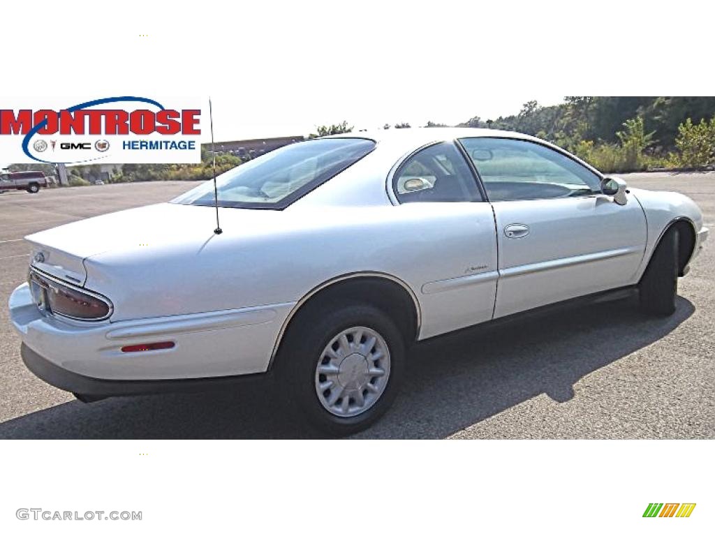 1998 Riviera Supercharged Coupe - Bright White / Taupe photo #6