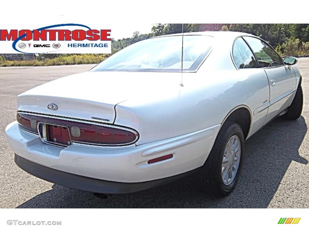 1998 Riviera Supercharged Coupe - Bright White / Taupe photo #7