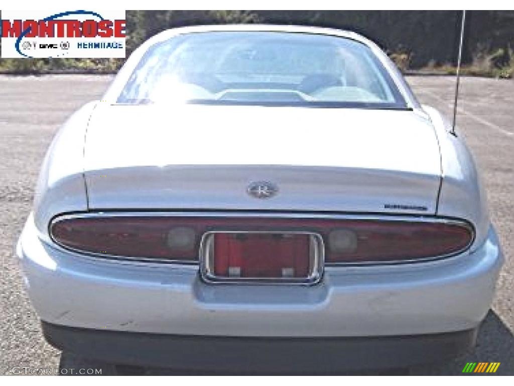 1998 Riviera Supercharged Coupe - Bright White / Taupe photo #8