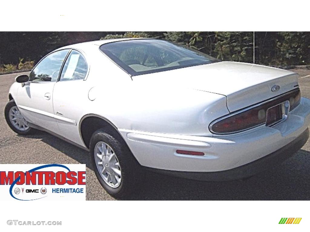 1998 Riviera Supercharged Coupe - Bright White / Taupe photo #10