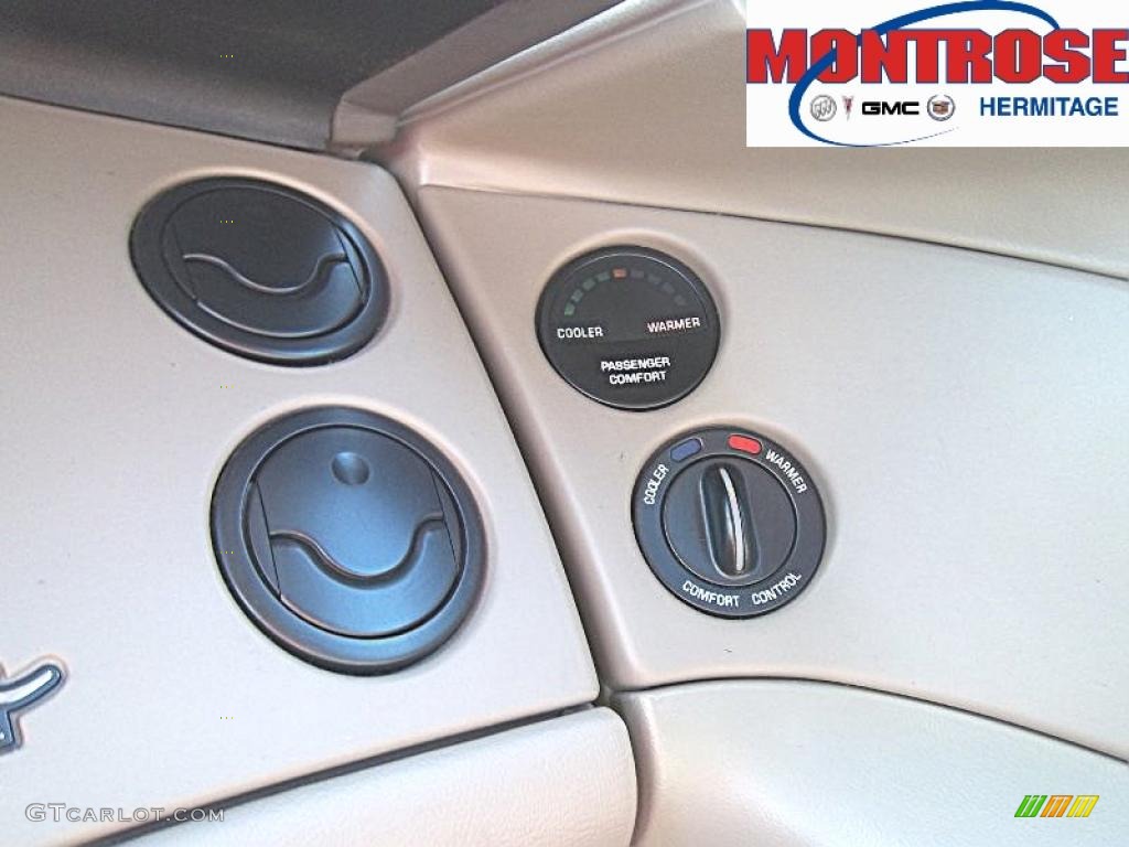 1998 Riviera Supercharged Coupe - Bright White / Taupe photo #25