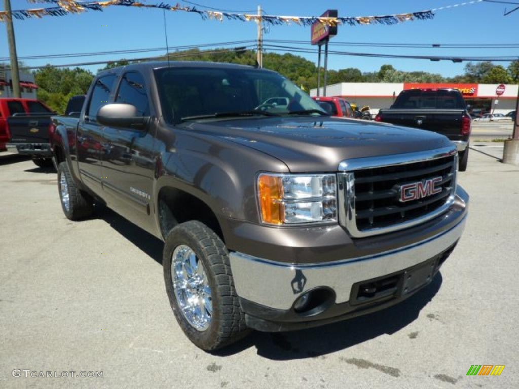 2008 Sierra 1500 SLT Crew Cab 4x4 - Medium Brown Metallic / Light Cashmere photo #9