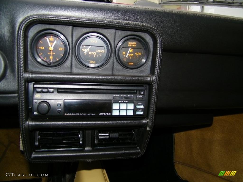 1989 Ferrari 328 GTS Controls Photo #3618285