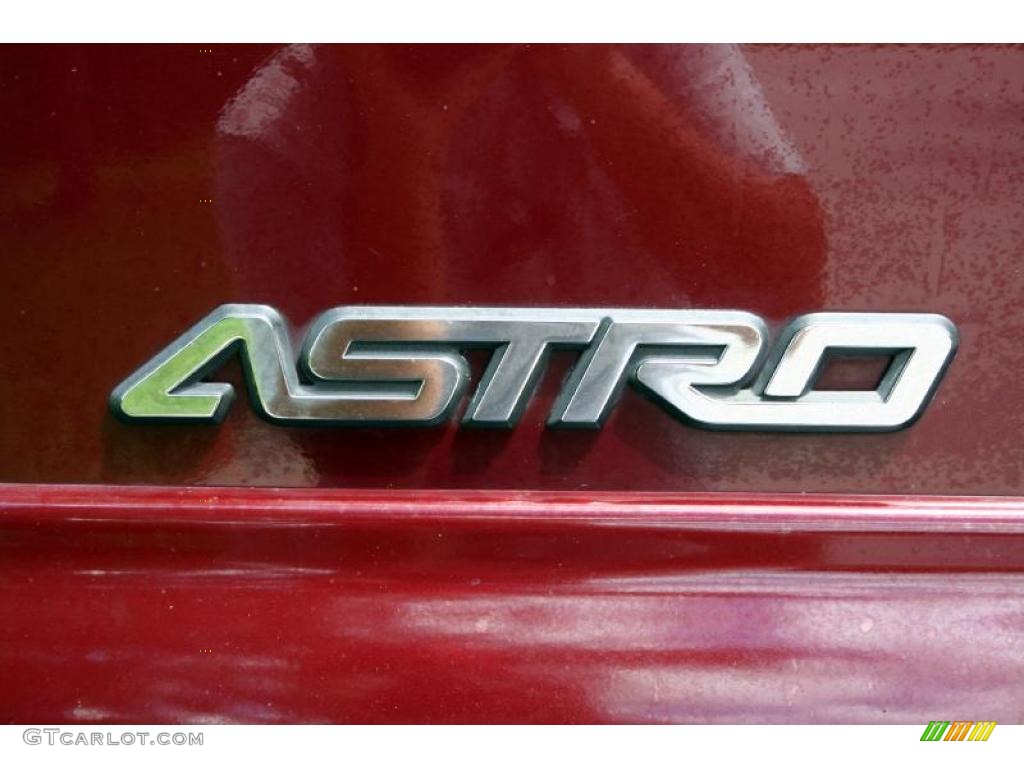 2002 Astro LS - Dark Carmine Red Metallic / Medium Gray photo #50