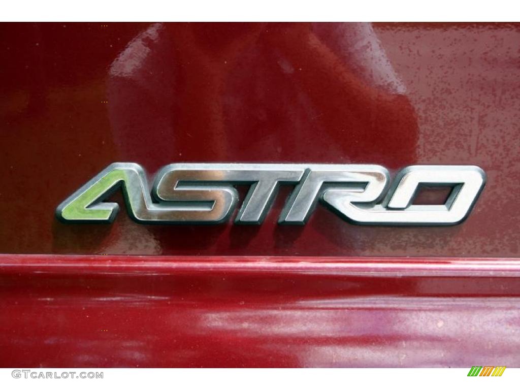 2002 Astro LS - Dark Carmine Red Metallic / Medium Gray photo #82