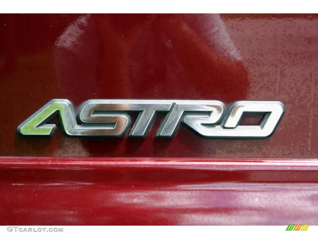 2002 Astro LS - Dark Carmine Red Metallic / Medium Gray photo #100