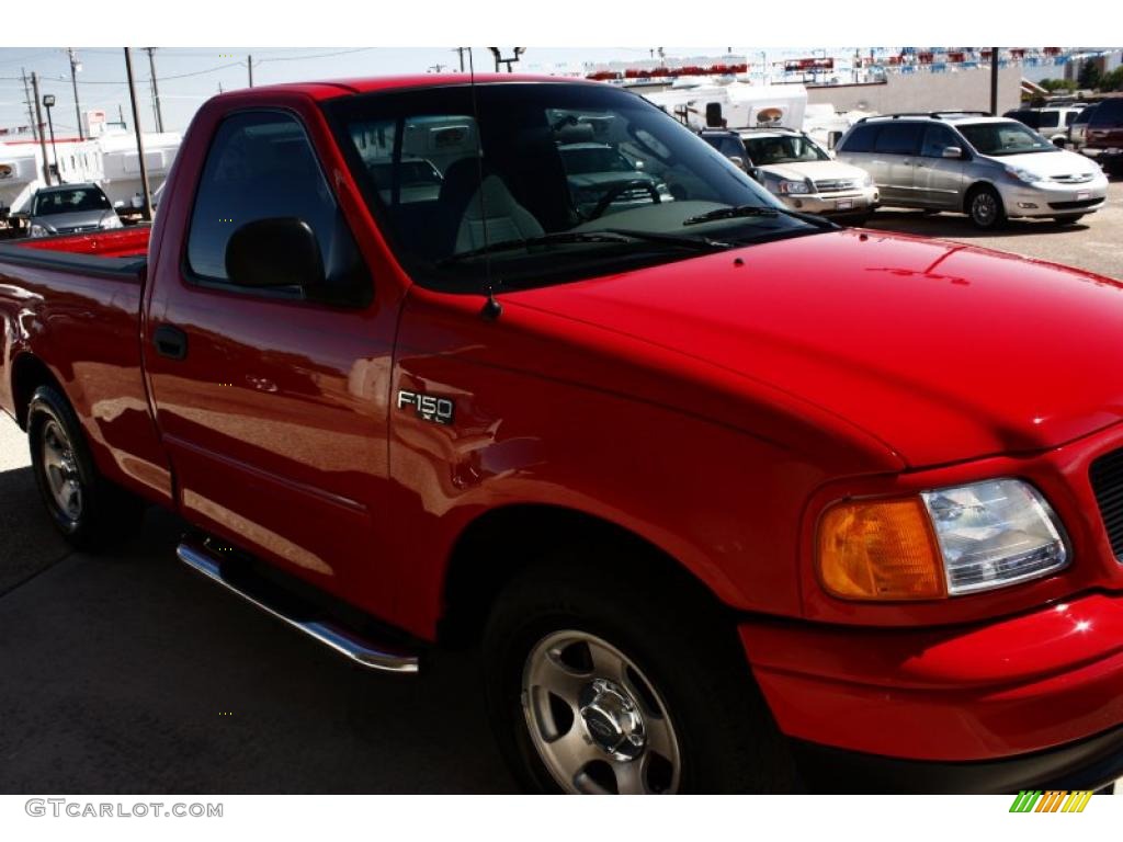 2004 F150 STX Heritage Regular Cab - Bright Red / Medium Graphite photo #14