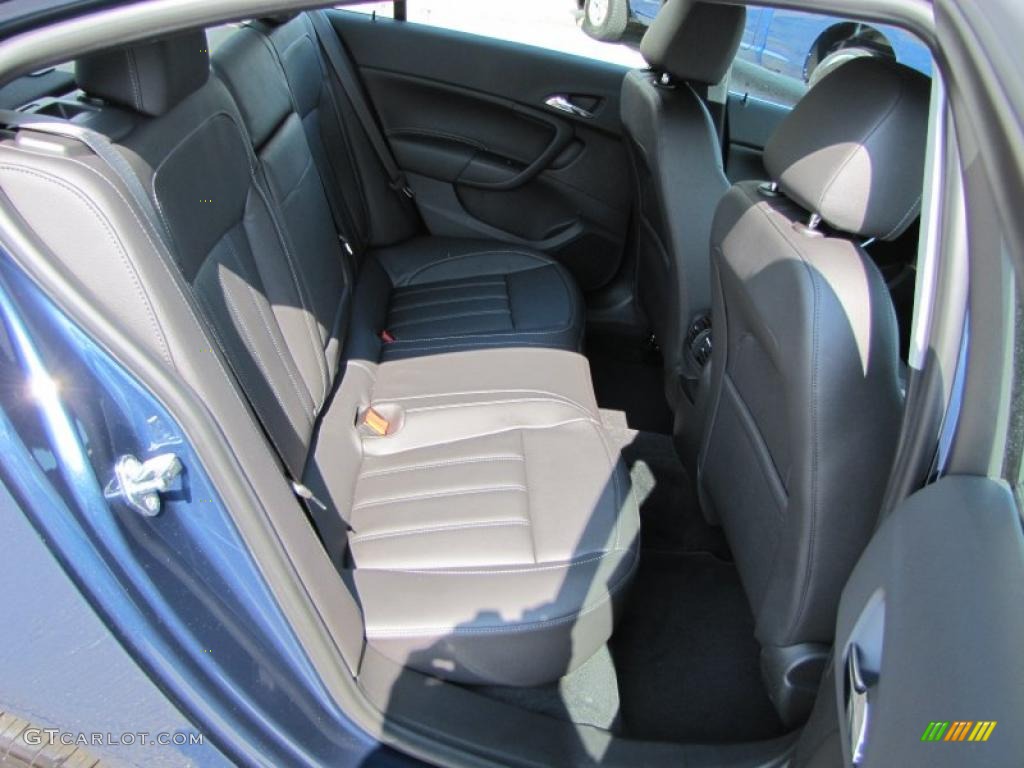 2011 Regal CXL - Majestic Blue Metallic / Ebony photo #12