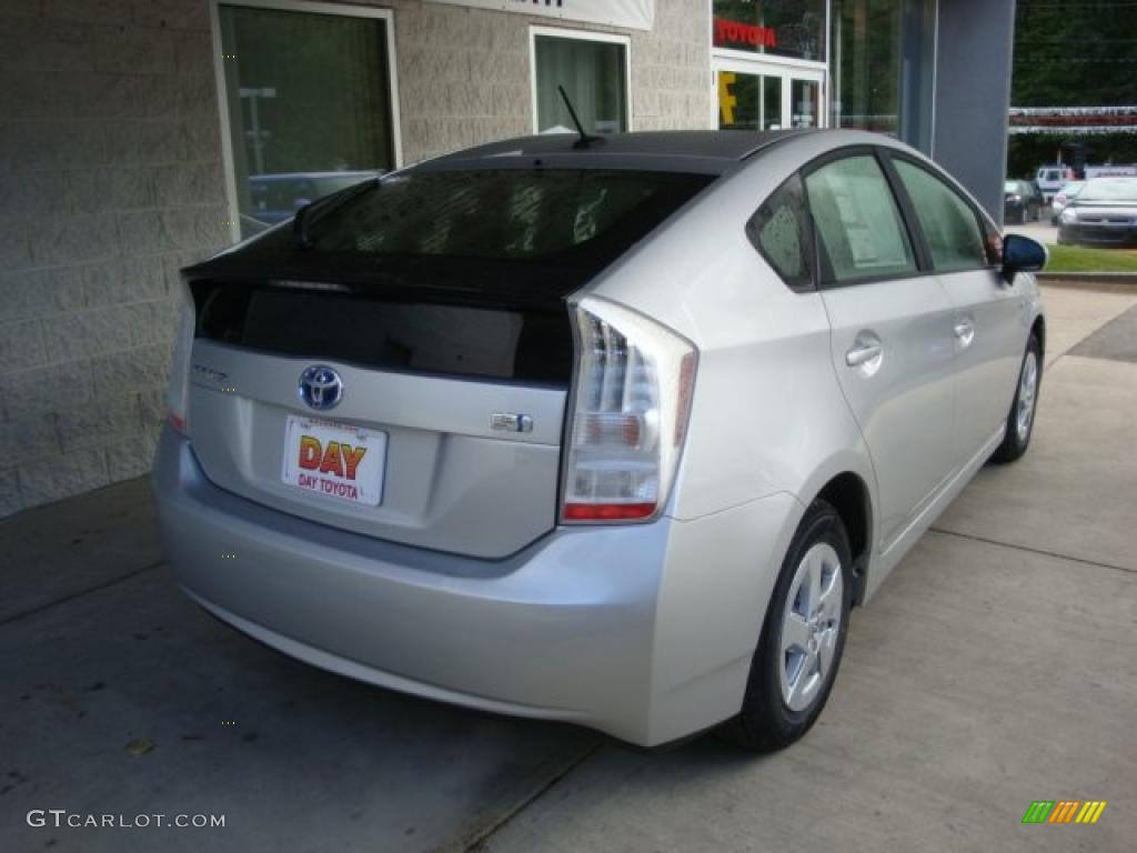 2010 Prius Hybrid II - Classic Silver Metallic / Dark Gray photo #2