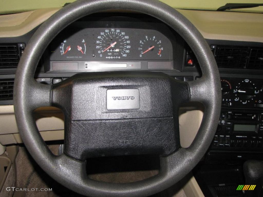 1997 850 Wagon - White / Taupe photo #13