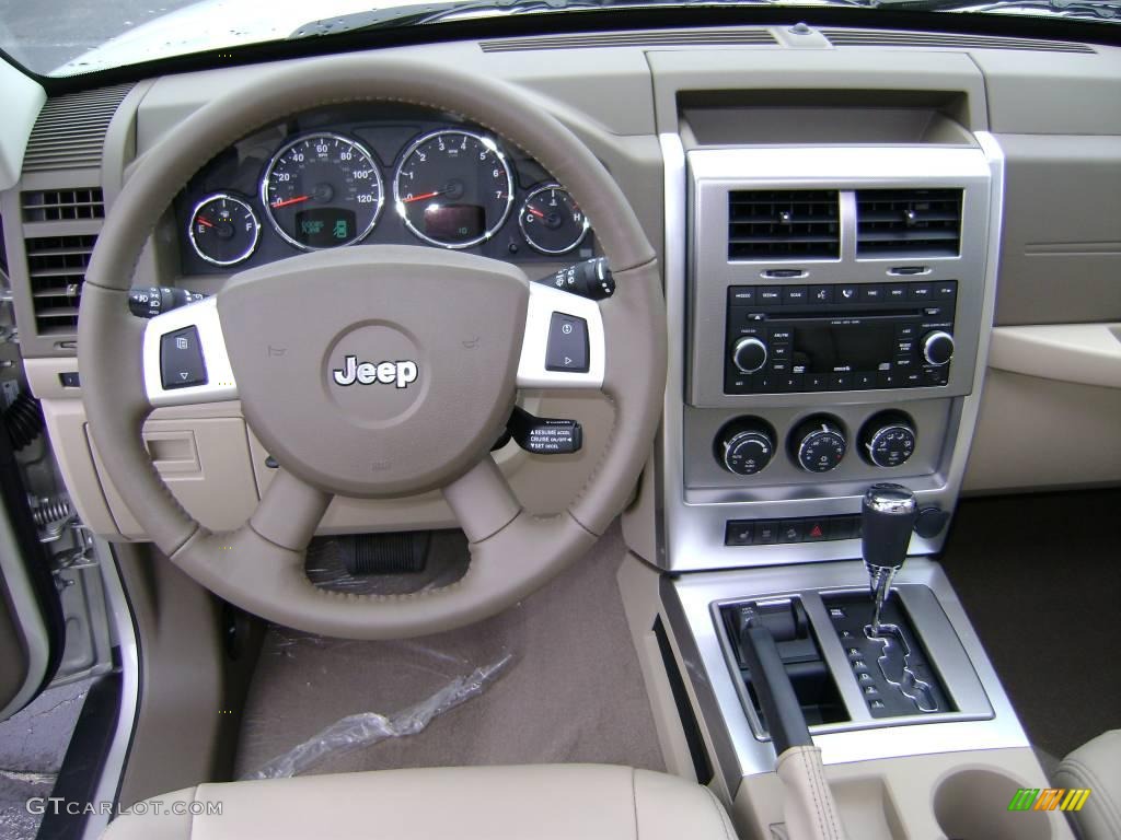 2009 Liberty Limited 4x4 - Light Graystone Pearl / Pastel Pebble Beige Mckinley Leather photo #10