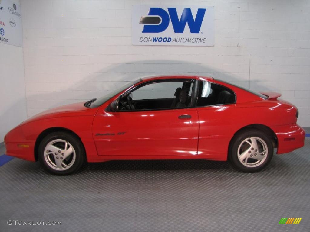 2001 Sunfire GT Coupe - Bright Red / Graphite photo #5