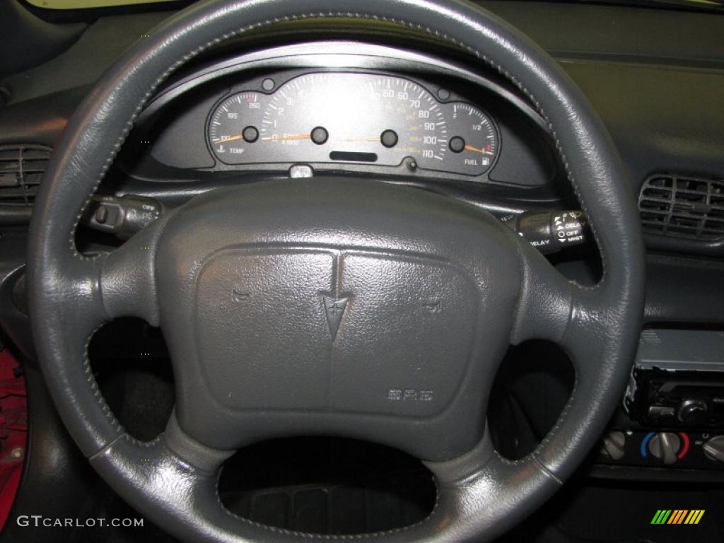 2001 Sunfire GT Coupe - Bright Red / Graphite photo #9