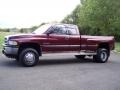 2000 Dark Garnet Red Pearl Dodge Ram 3500 SLT Extended Cab 4x4 Dually  photo #15