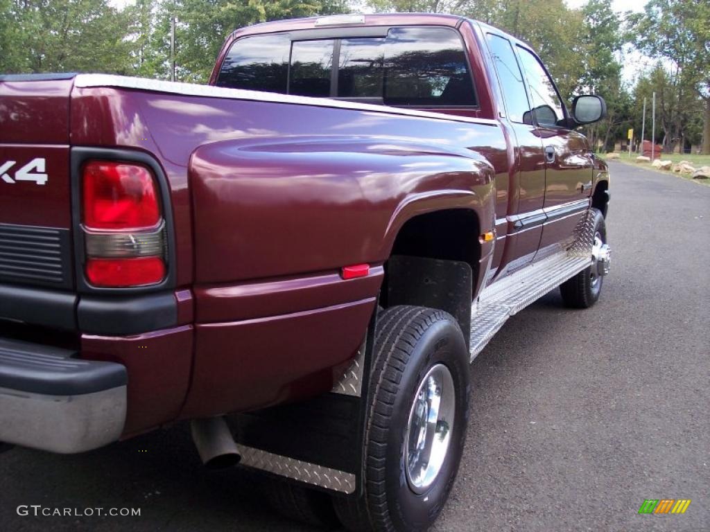 2000 Ram 3500 SLT Extended Cab 4x4 Dually - Dark Garnet Red Pearl / Mist Gray photo #18
