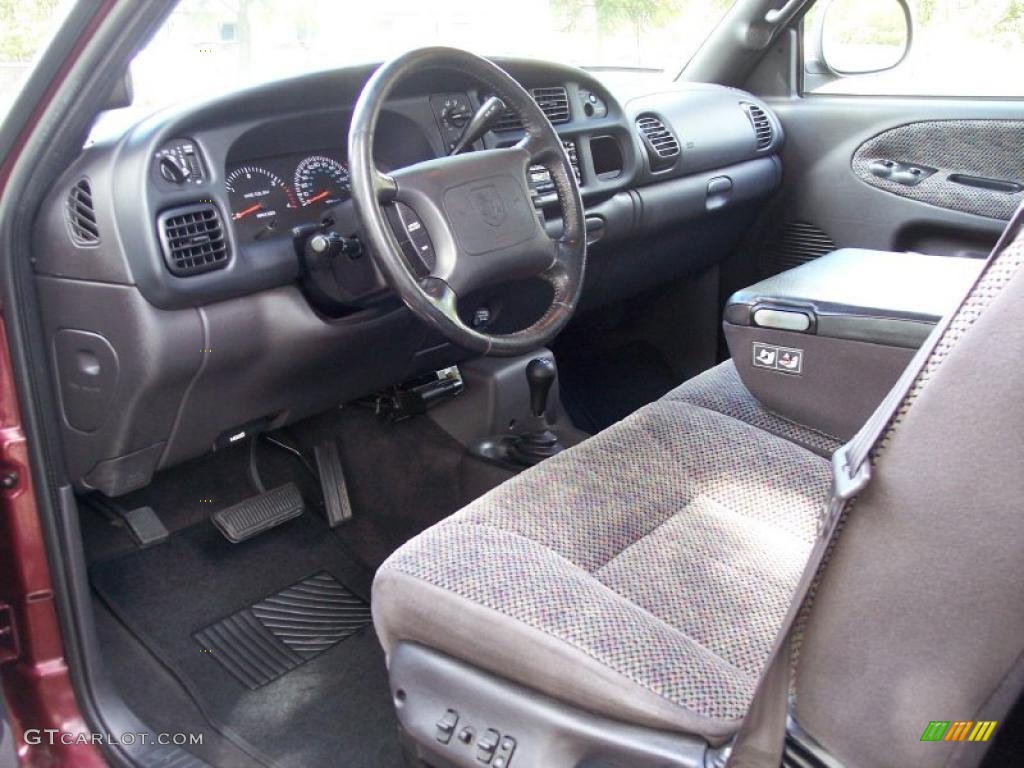 2000 Ram 3500 SLT Extended Cab 4x4 Dually - Dark Garnet Red Pearl / Mist Gray photo #36