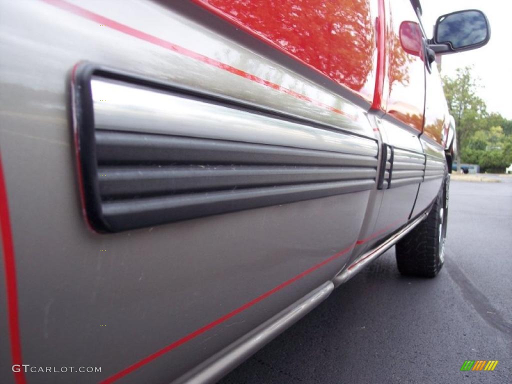 1999 Silverado 1500 LS Extended Cab 4x4 - Victory Red / Graphite photo #29