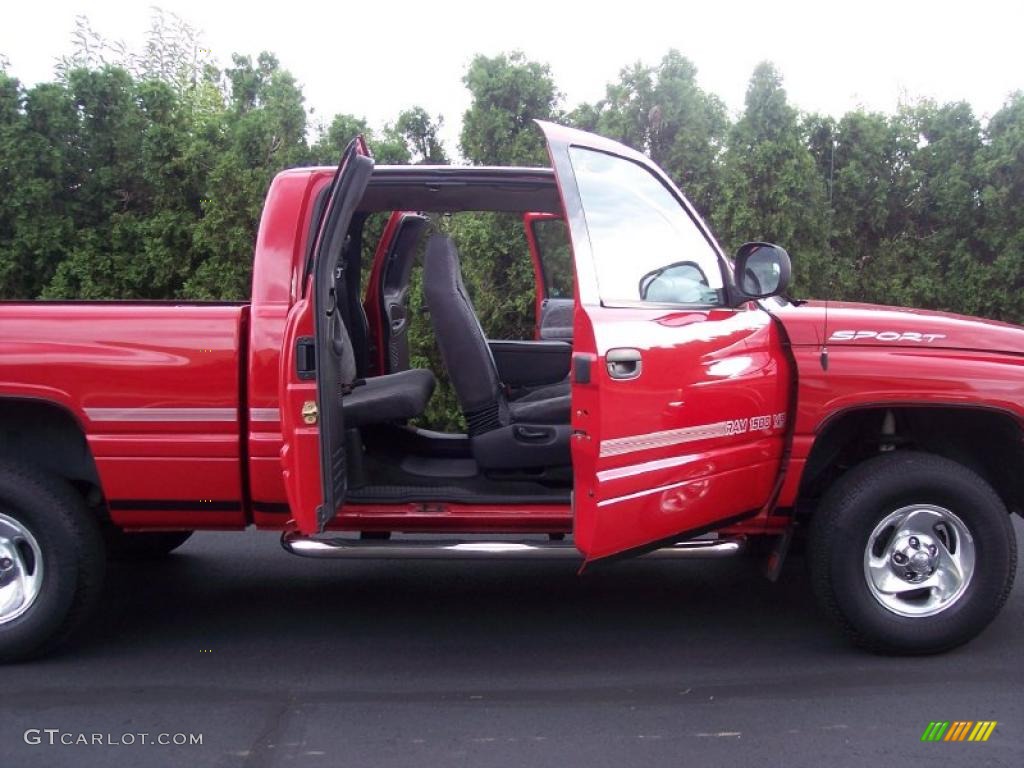1999 Ram 1500 Sport Extended Cab 4x4 - Flame Red / Agate Black photo #30