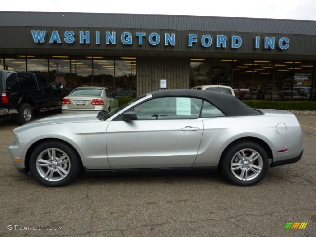 2010 Mustang V6 Convertible - Brilliant Silver Metallic / Charcoal Black photo #1