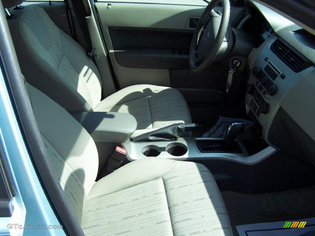 2009 Focus SE Sedan - Light Ice Blue Metallic / Medium Stone photo #15