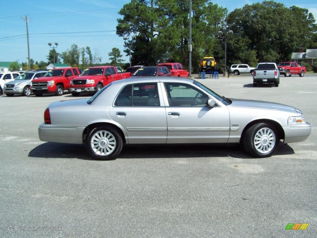 2010 Grand Marquis LS Ultimate Edition - Silver Birch Metallic / Medium Light Stone photo #4