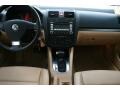 Black - Jetta SE Sedan Photo No. 7