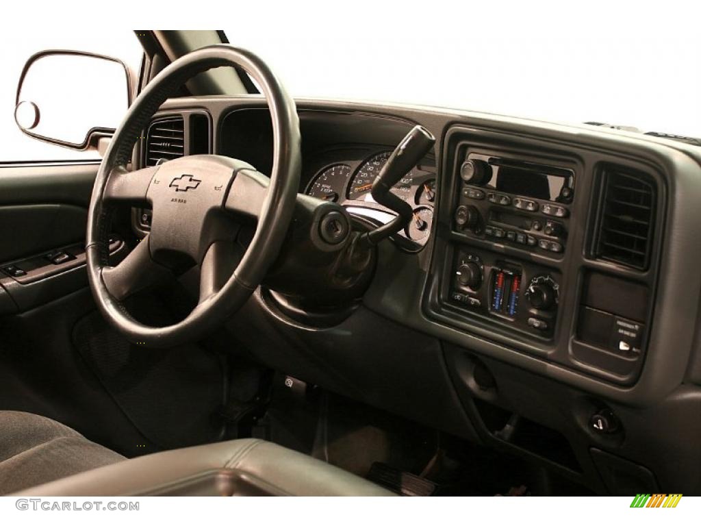 2004 Silverado 1500 LS Extended Cab - Victory Red / Dark Charcoal photo #15