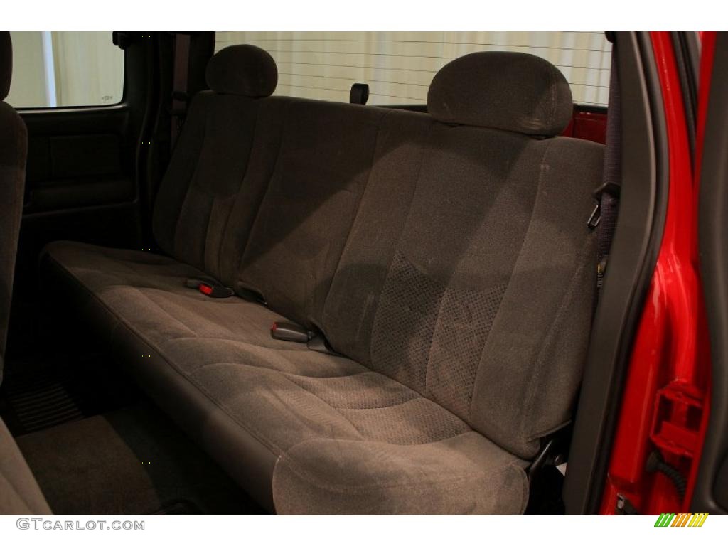 2004 Silverado 1500 LS Extended Cab - Victory Red / Dark Charcoal photo #18