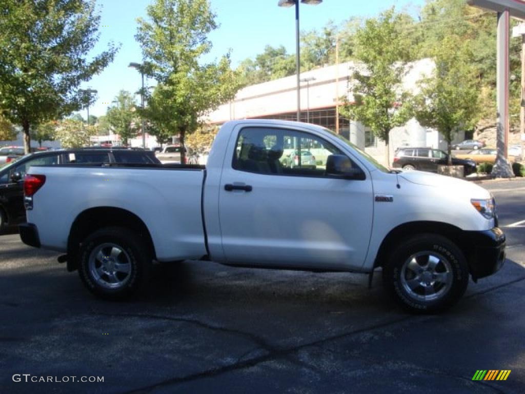 2007 Tundra Regular Cab 4x4 - Super White / Graphite Gray photo #5