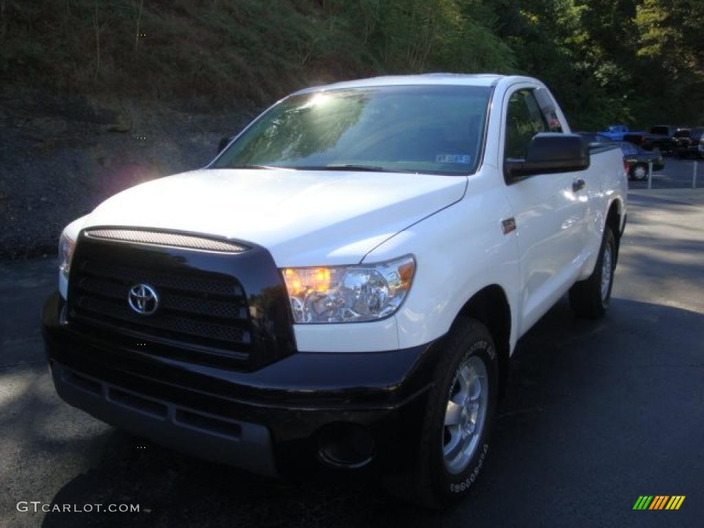 2007 Tundra Regular Cab 4x4 - Super White / Graphite Gray photo #11