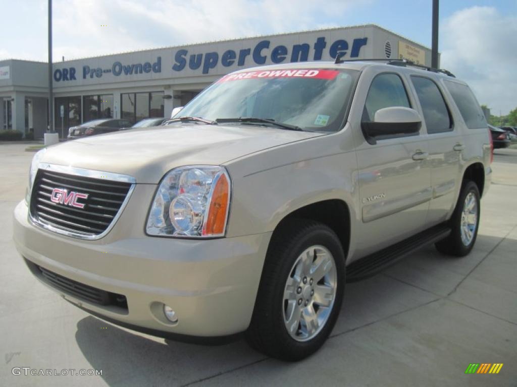 2007 Yukon SLT - Gold Mist Metallic / Light Tan photo #1