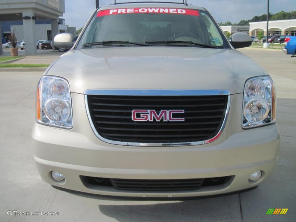2007 Yukon SLT - Gold Mist Metallic / Light Tan photo #5