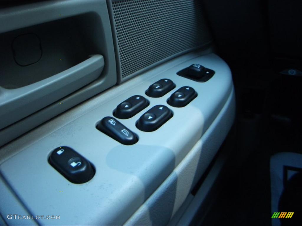 2004 Grand Marquis LS - Silver Birch Metallic / Light Flint photo #10